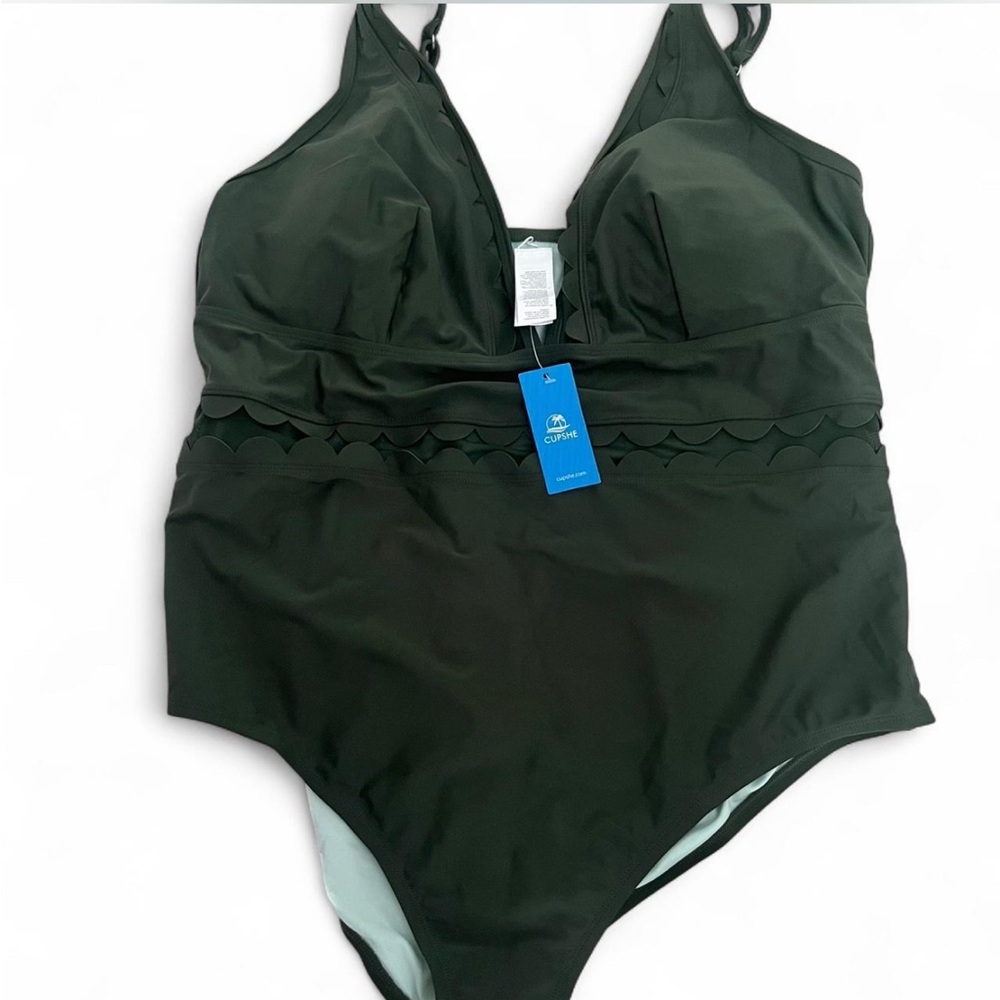 Cupshe Deep Green Scalloped One-Piece Swimsuit